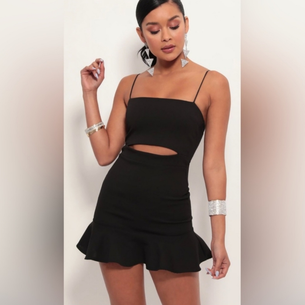 Lucy in the Sky Front Cutout Ruffle Mini Dress Black Small